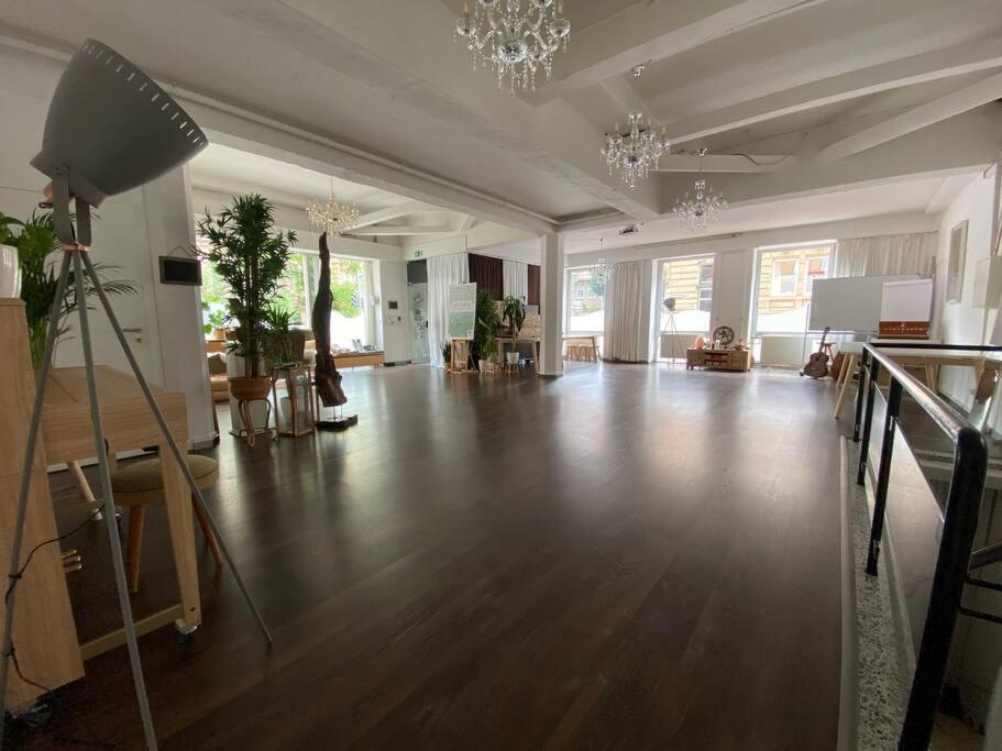 Superschoenes Studio Lunca 220Qm In Stuttgart West ภายนอก รูปภาพ
